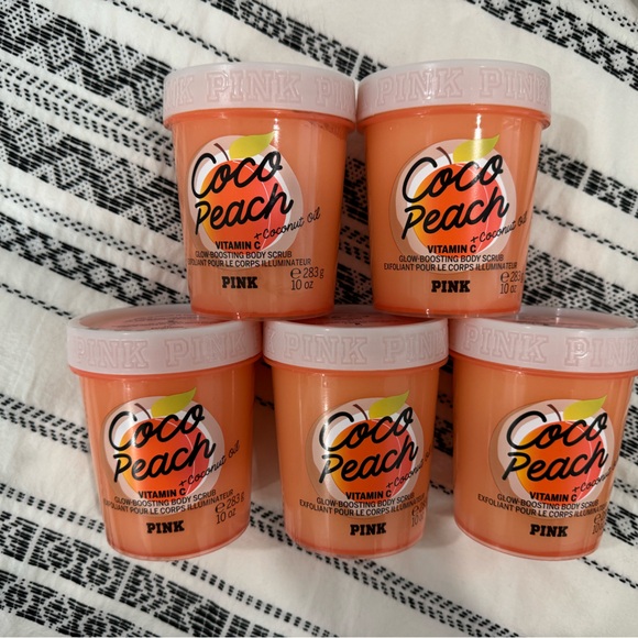 VS PINK coco peach- glow boosting body scrub